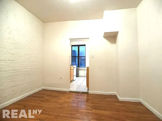 Rented by REAL New York | media 17