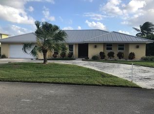 8396 SE Palm St, Hobe Sound, FL 33455