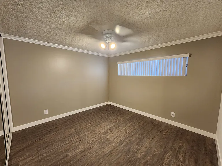 Palm Villa Apartments — Photo 10