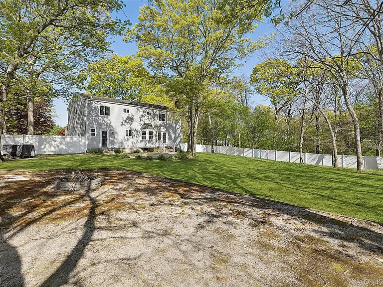 10 Todd Ct — Photo 4
