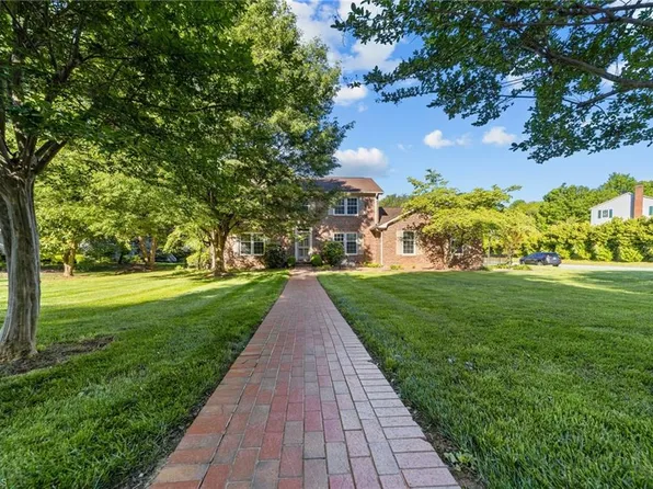 3609 Turnberry Ln, Greensboro, NC 27410