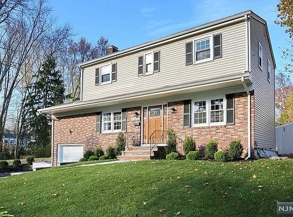 3rd image of 325 Patterson St