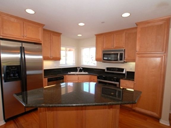 4th image of 1045 Loretta Ln