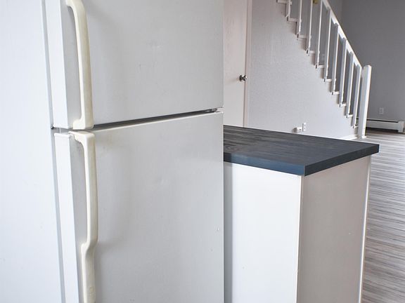 4th image of 908 White Ave #6