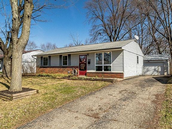 2nd image of 1662 Dundee Pl