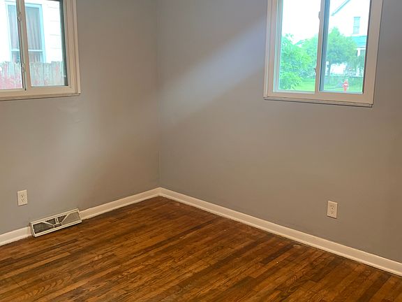 5th image of 183 E Home St APT A