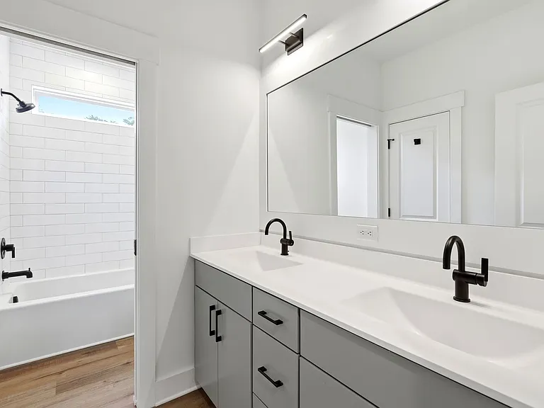 213 Myrtle Ave — Photo 33