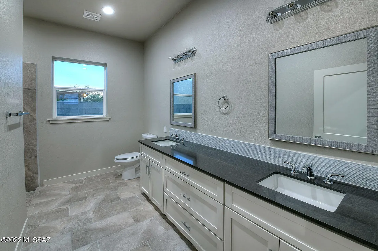 3 bed, 1870 sqft, $2,500 — Photo 4