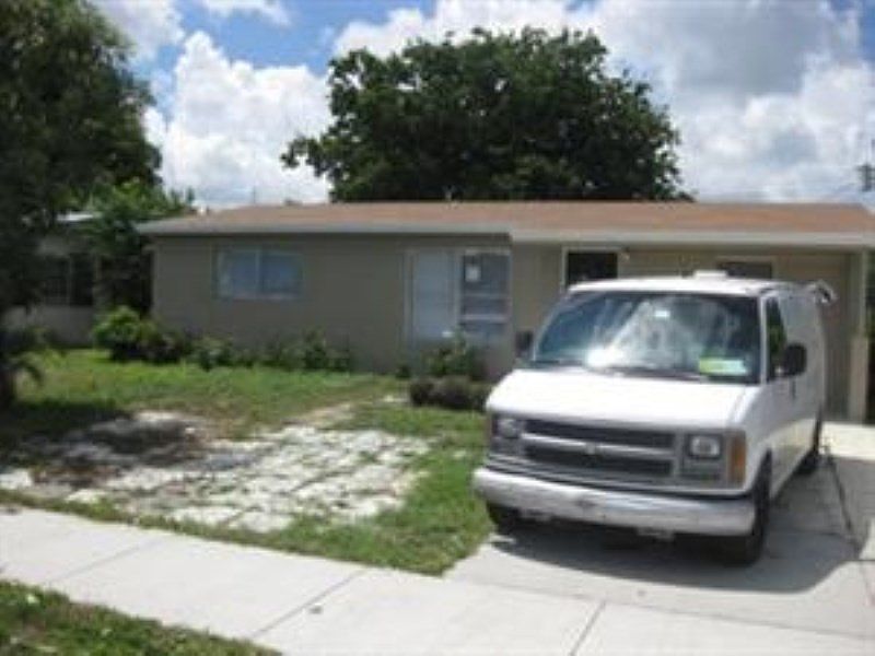 1st image of 2041 NW 29th Ave