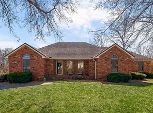 13 Skyline Dr, Adrian, MO 64720