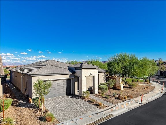 3rd image of 22 Desert Ivy Ln