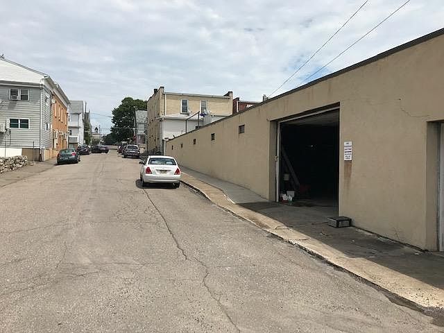 2nd image of 740 Alter St