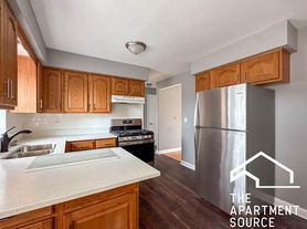 3835 N Narragansett Ave, Chicago, IL