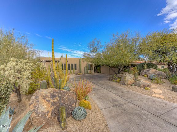 2nd image of 1112 E OCOTILLO Circle