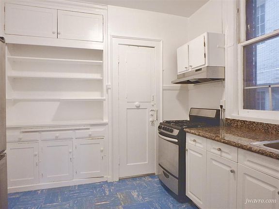 4th image of 821 Leavenworth St APT 31