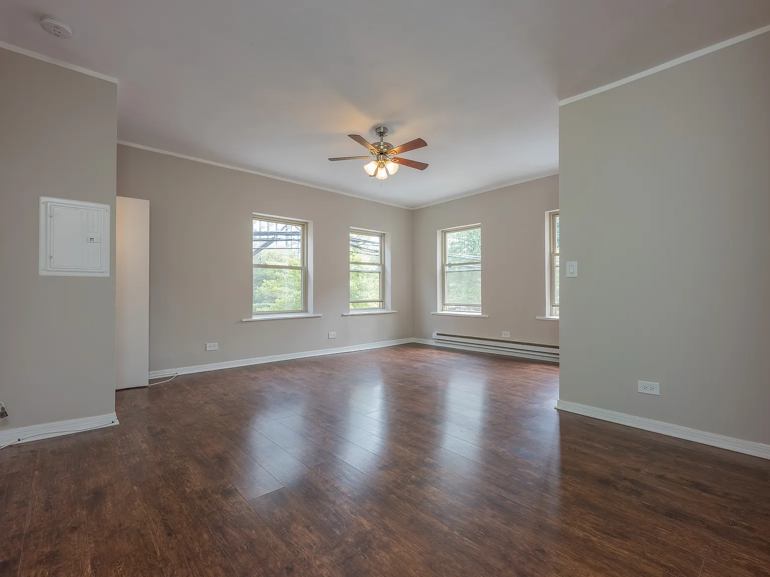 5511 n Kenmore — Photo 3