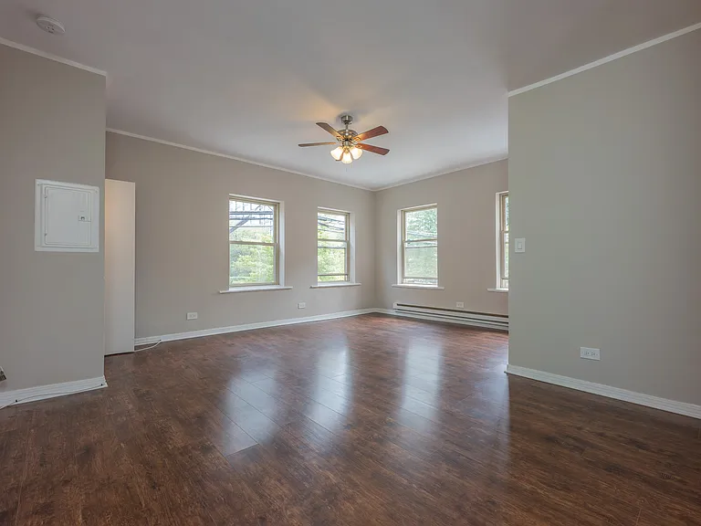 5511 n Kenmore — Photo 3
