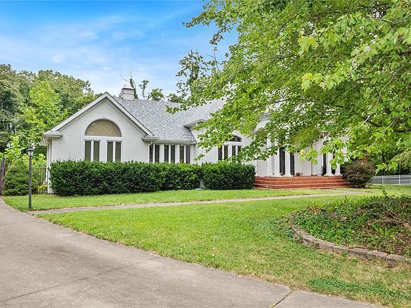 3rd image of 1432 Saddlewood Dr