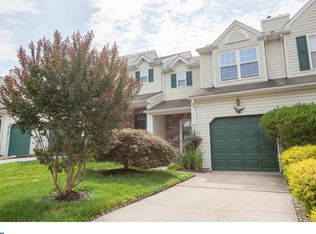 902 Glackens Ln, Wilmington, DE 19808