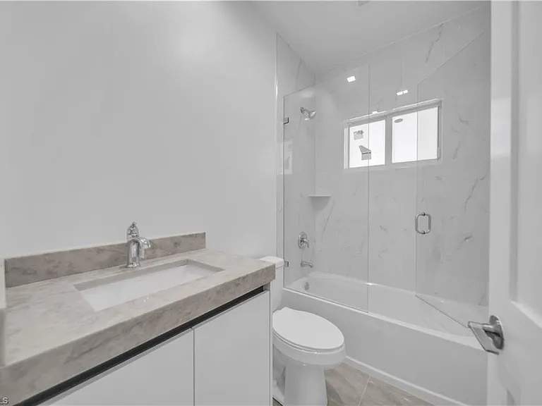 1142 Dutchess St E — Photo 24