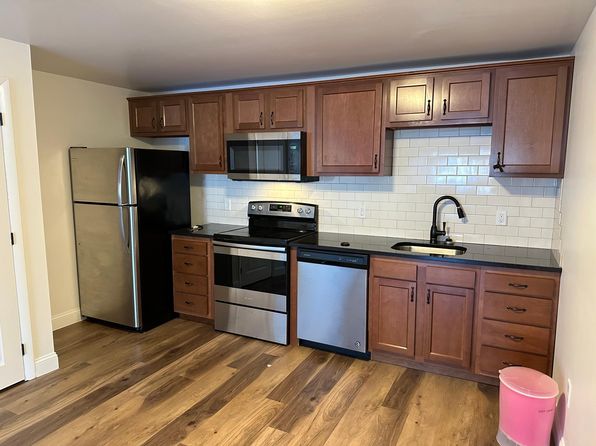 5 Iris Ct #A