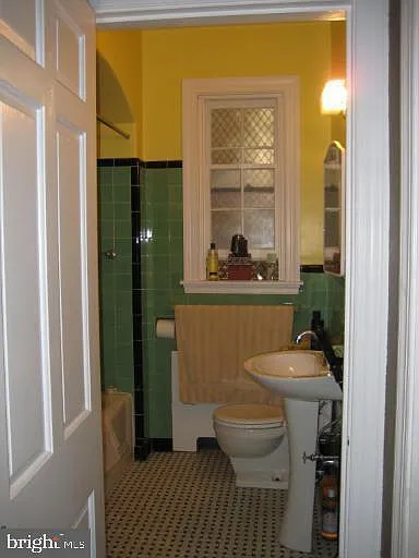 4036 Roland Ave #1 — Photo 17