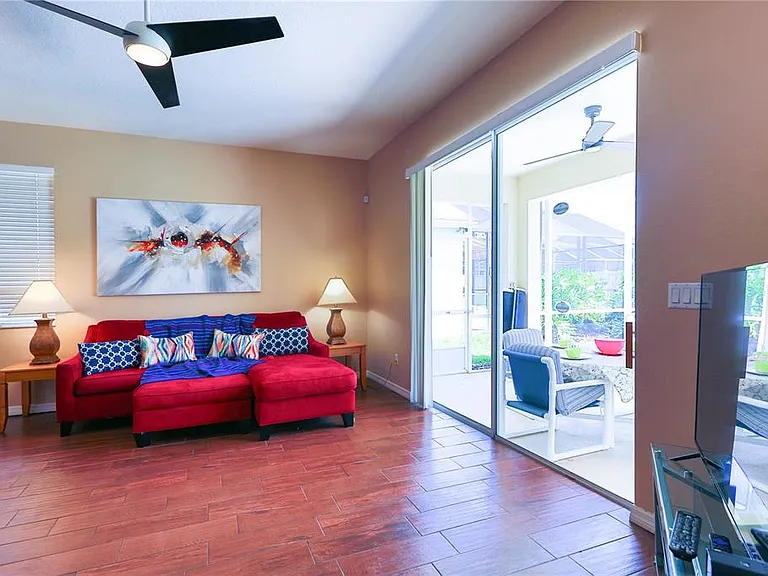 331 Henley Cir — Photo 8