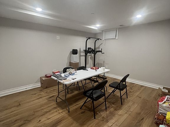 3rd image of 14 Mount Hood Rd #1