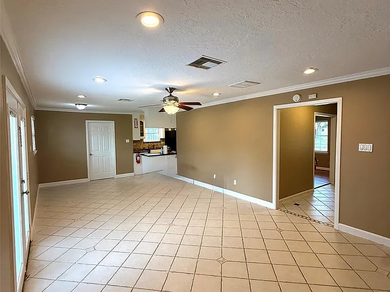 5811 McKnight St — Photo 17