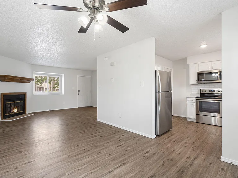 1711 E Walnut Lawn St — Photo 8