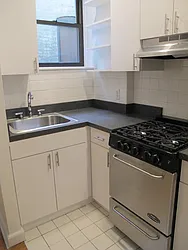 Rented by Metropolis Real Estate of Manhattan