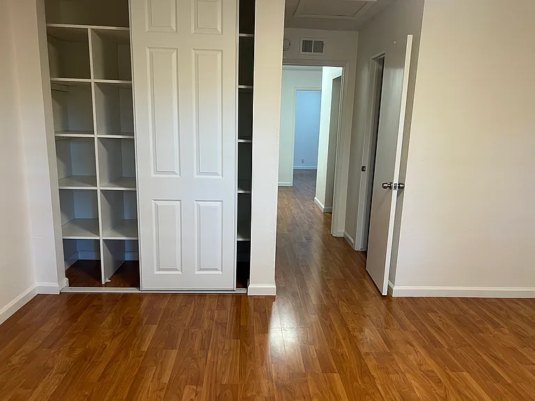 10323 Mary Ave — Photo 8