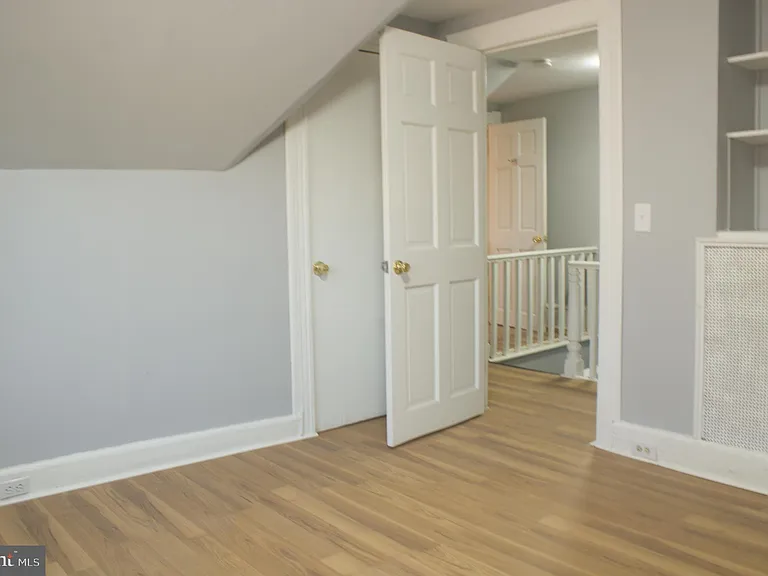 936 Carteret Ave — Photo 24