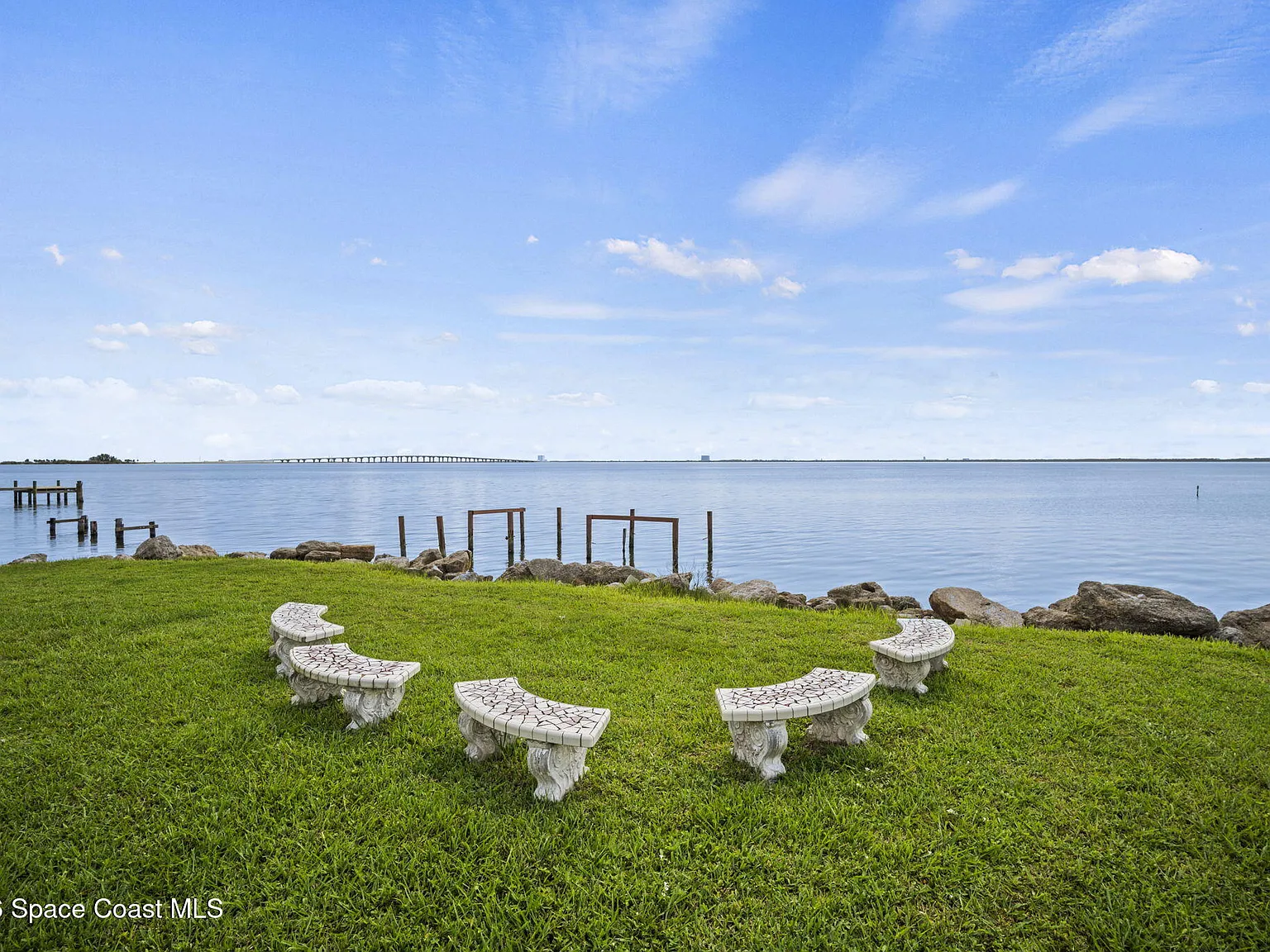 3 bed, 1.5 bath, 1709 sqft, $2,800 — Photo 2