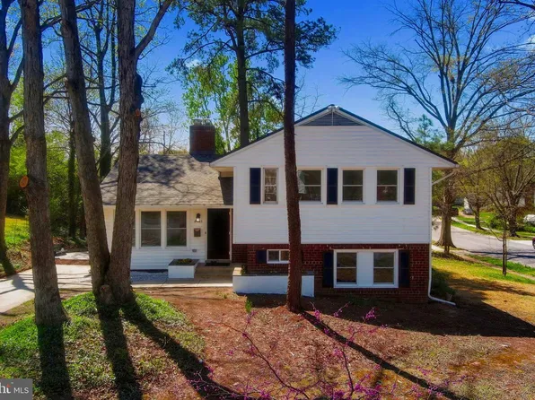 8405 Ravenswood Rd, Hyattsville, MD 20784