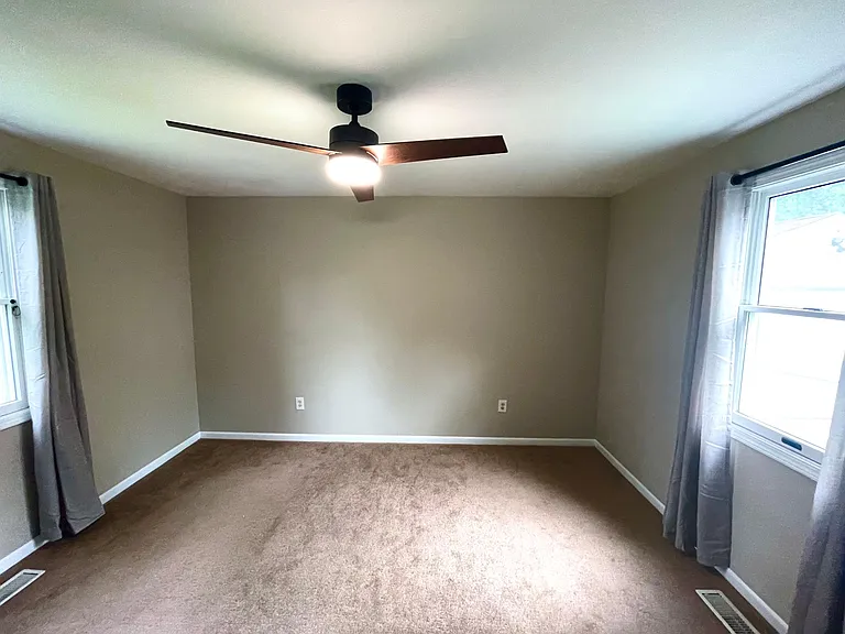 Bedroom 3 (Master-bedroom)