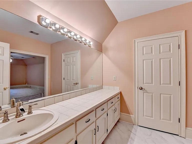 1000 Grayson Pkwy — Photo 43
