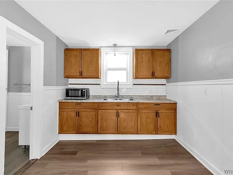 27 Como Ave #2 — Photo 8