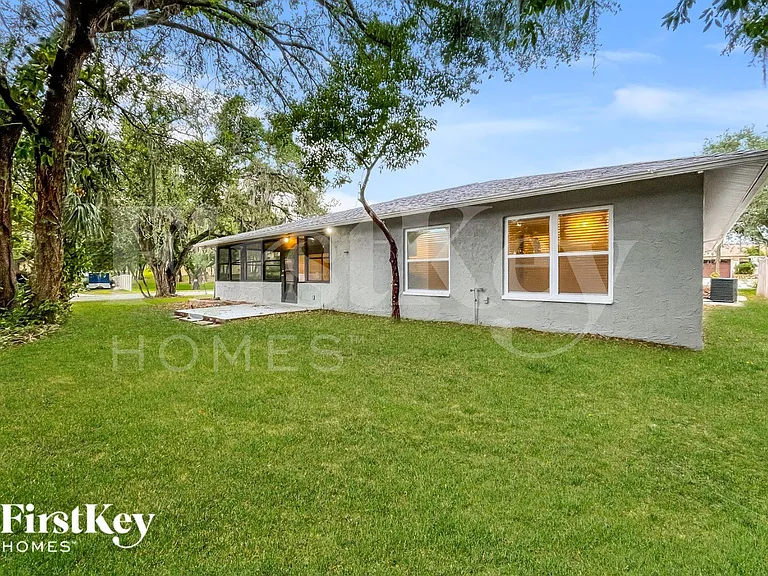 7631 Tall Tree Ct — Photo 15