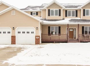 4807 Boulder Ridge Rd, Bismarck, ND 58503