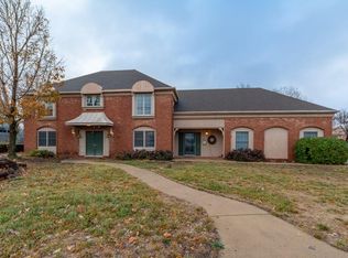 442 Beechwood Rd, Salina, KS 67401