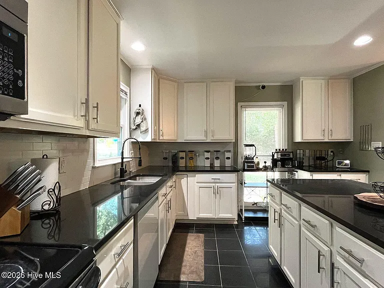 8879 Cliffdale Rd — Photo 12