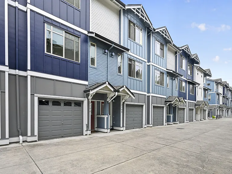 2172 Yakima Ct — Photo 2