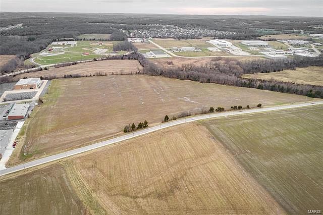2nd image of 1841 Prairie Dell Rd