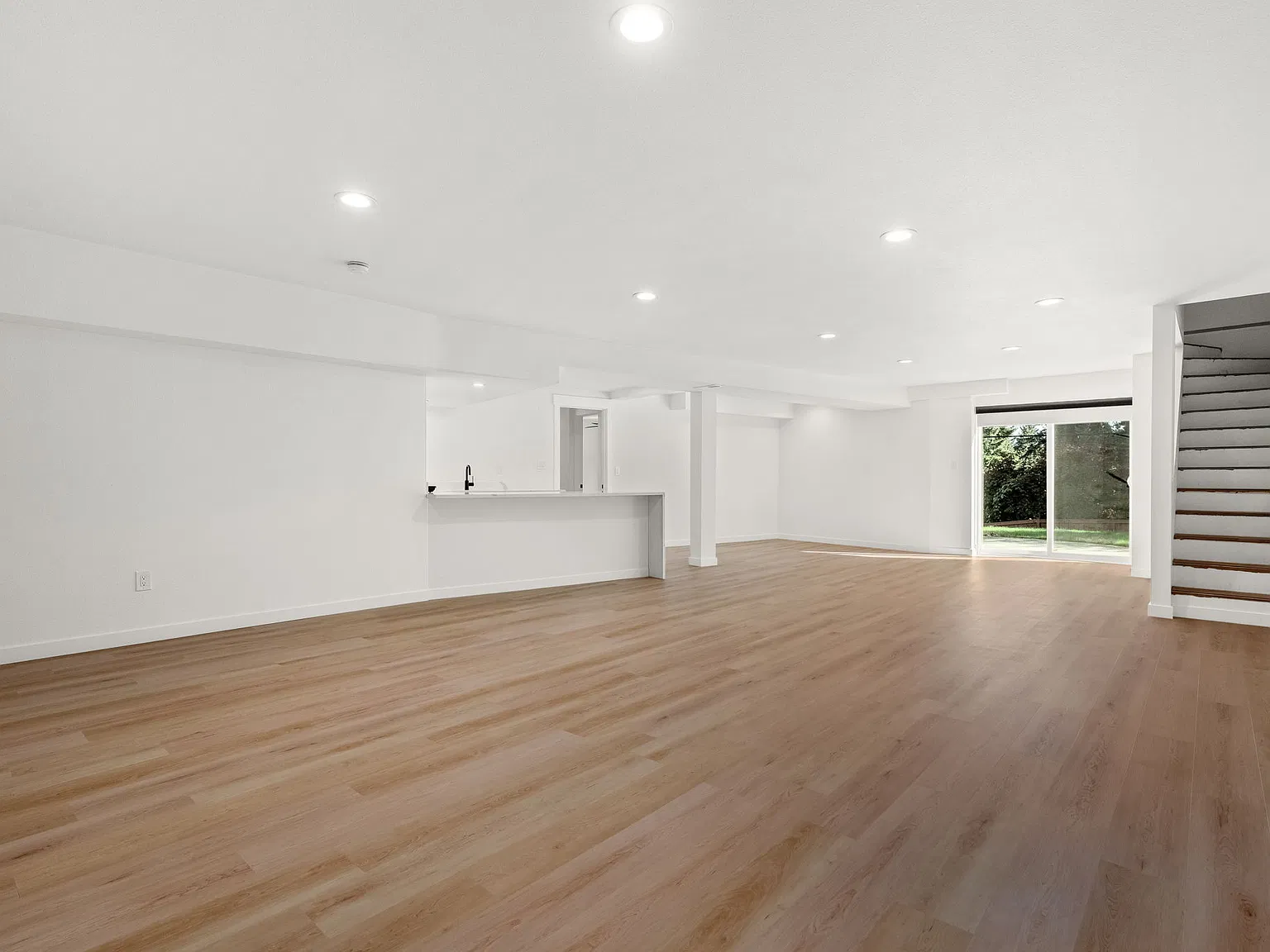 1 bed, 1300 sqft, $2,200 — Photo 1