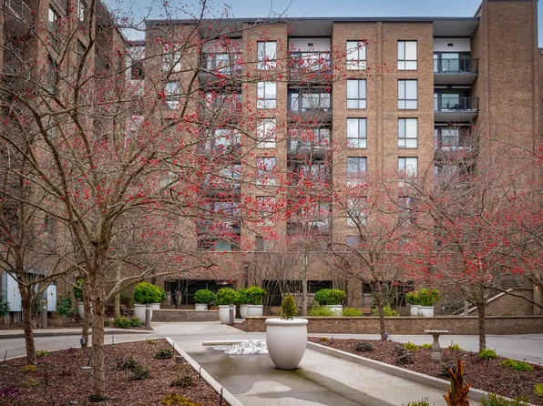 200 Manufacturers Rd APT 328, Chattanooga, TN 37405