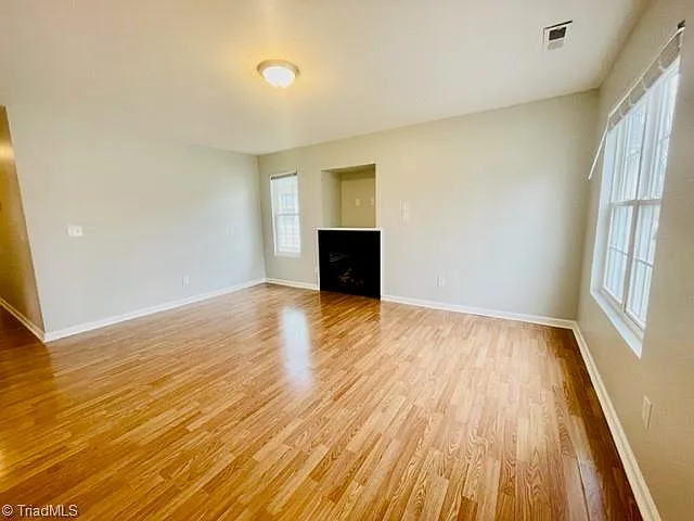 405 N Dudley St — Photo 2