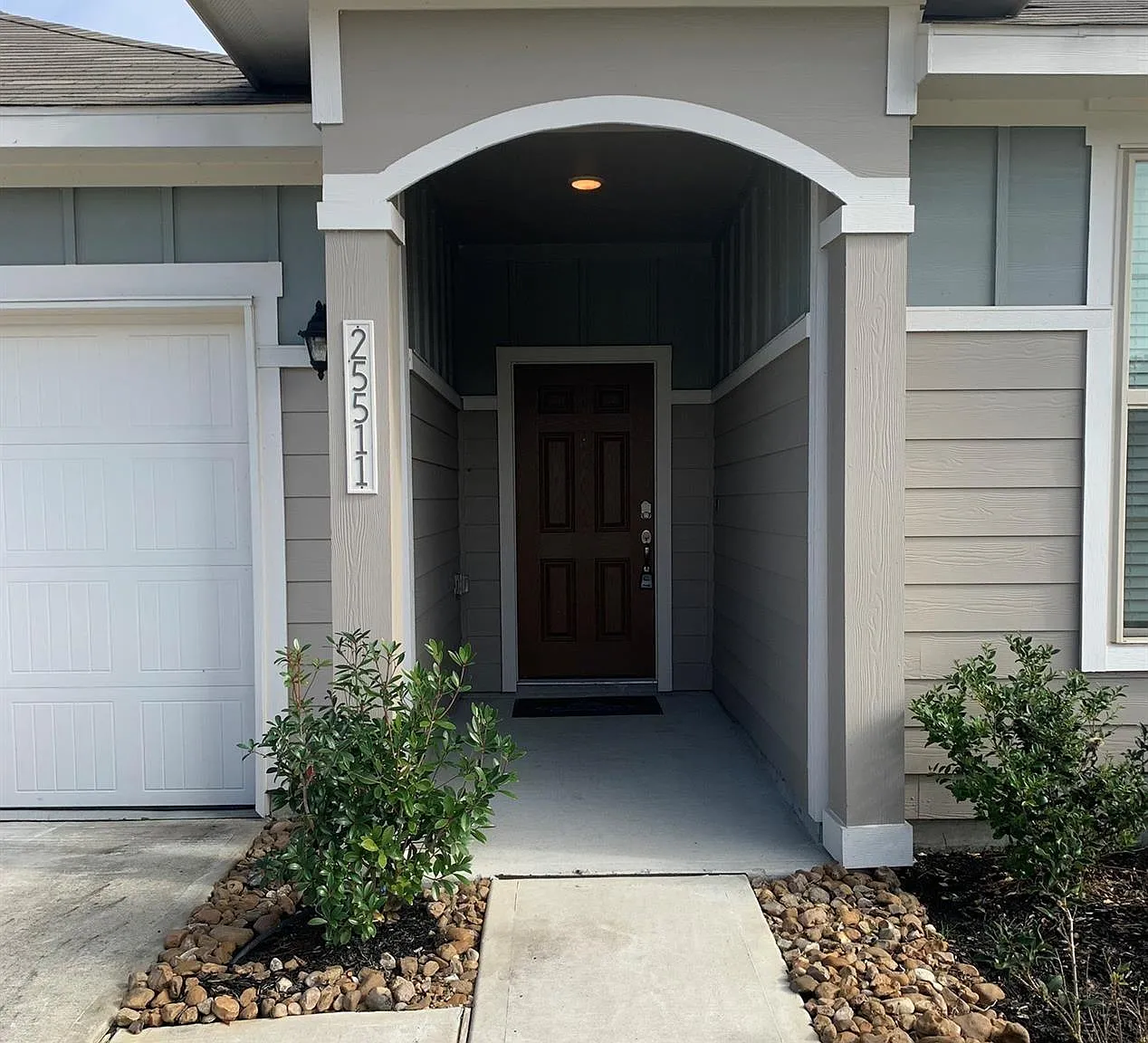 4 bed, 3.0 bath, 2024 sqft, $2,250 — Photo 3