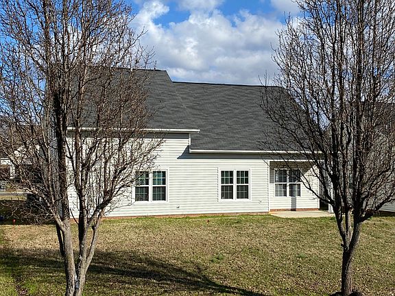 Large backyard with new fencing!
