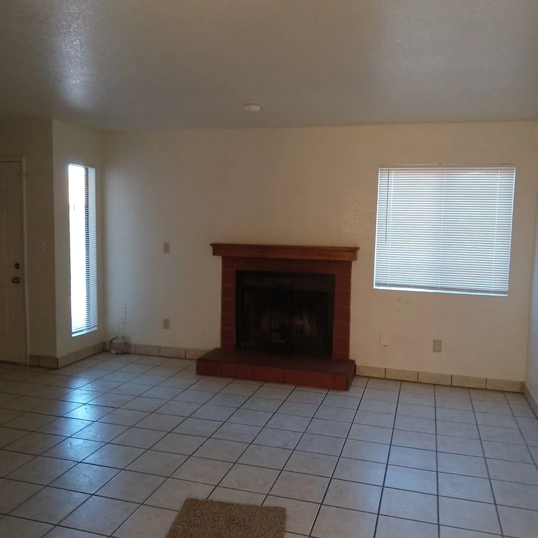 21640 Brook Dr. Tehachapi Apartment — Photo 4